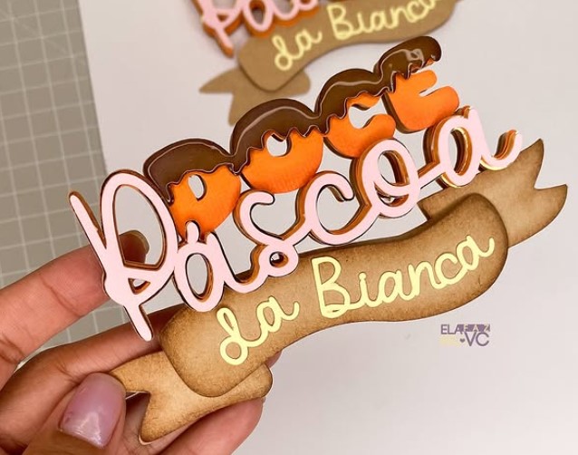 Topo de bolo pintado por aluna